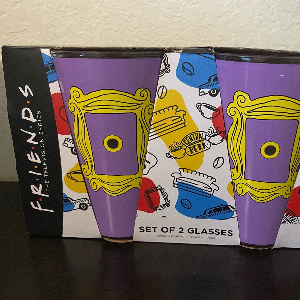 FRIENDS Peephole Drinking Glass, Set of 2, BNWT